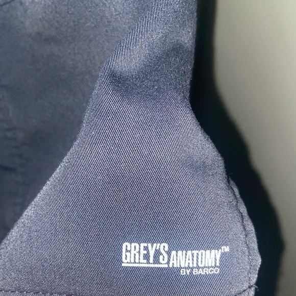 Greys anatomy active v-neck women’s scrub top - Picture 4 of 4